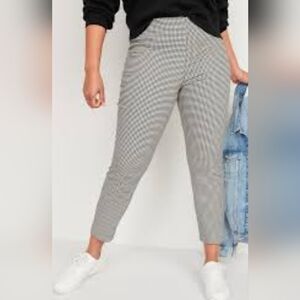 🎁 H&M pants. Never worn.